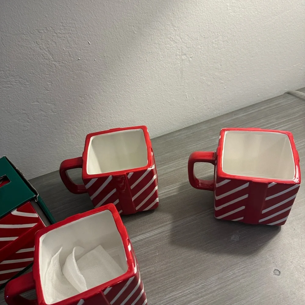 🆕North Spruce Lane Set of 3 Stacking Mugs